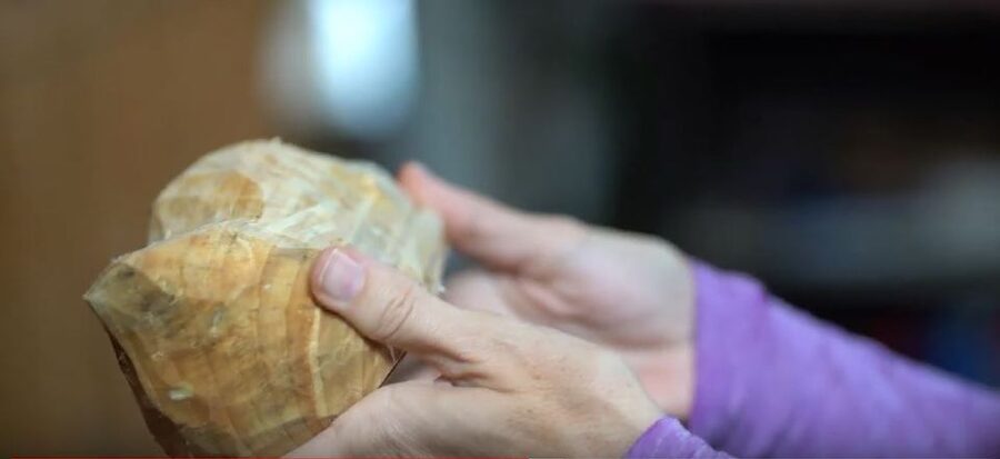 Volendam: 2-Hour Clogmaking Workshop and Cheese Tour - Tastings in the shop: Gouda, Edam, stroopwafel, speculaas, and wine