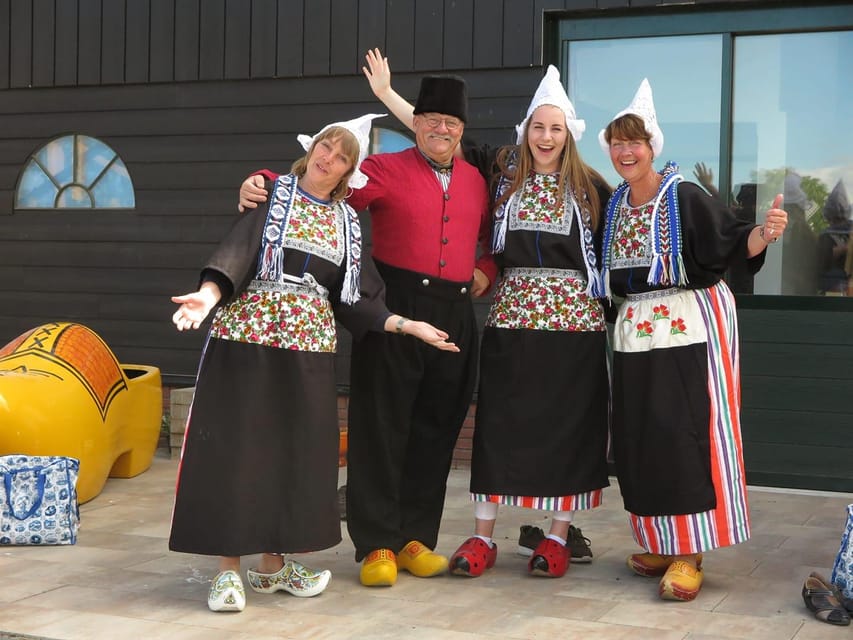 Volendam: Traditional Costume Photo with Cheese & Clog Tour - Key takeaways before you go