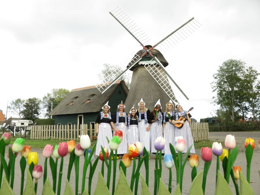 Volendam: Traditional Costume Photo with Cheese & Clog Tour - Where Simonehoeve is and how the experience fits into your day