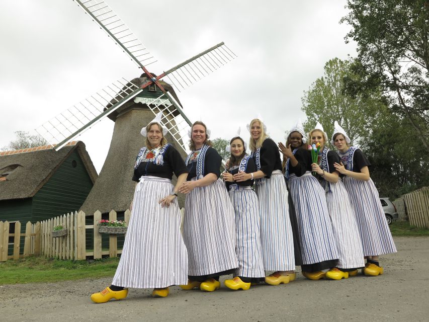 Volendam: Traditional Costume Photo with Cheese & Clog Tour - Who this tour suits best (and who might want something else)