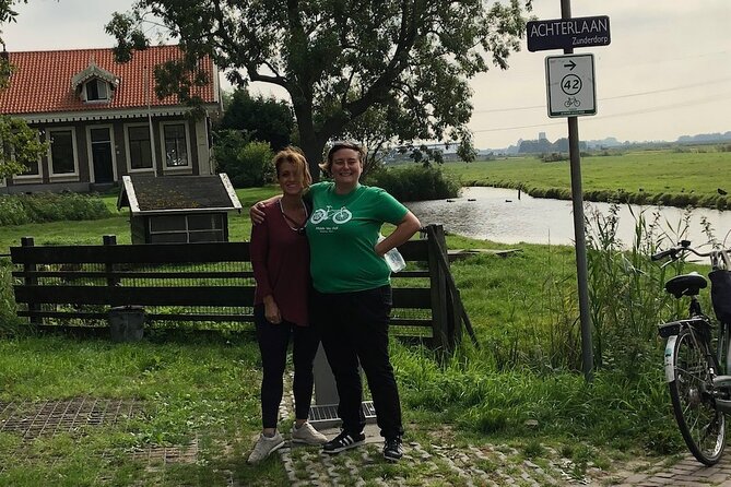 Windmill, Dairy Farms & Countryside Electric Bike Tour - Stop 3: Zunderdorp villages and the field-side cruise feeling