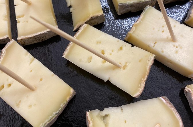 Wine and Cheese Tasting - What Happens While You Taste: Conversation, Aroma Checks, and Practical Tips