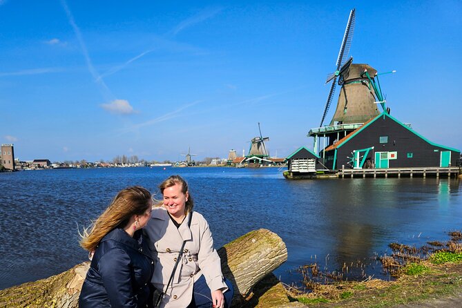 Zaanse Schans and Cheese Tasting Guided Tour from Amsterdam - Stop 1 at Zaanse Schans: working windmills and 18th–19th century buildings