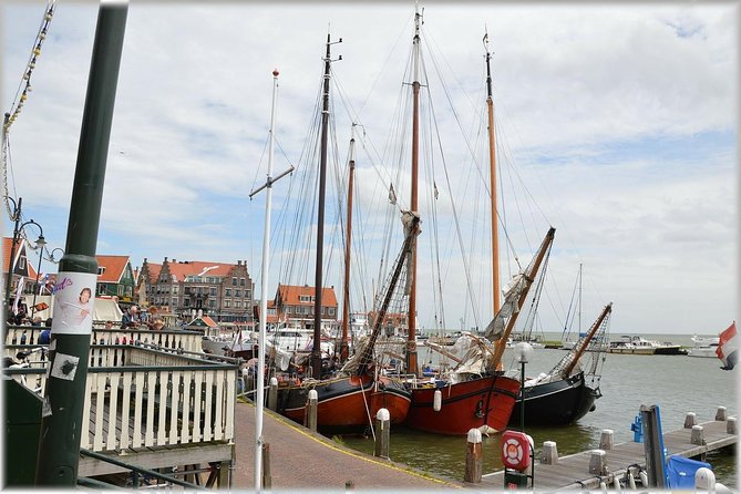 Zaanse Schans Windmills, cheese and clogs and Volendam tour from Amsterdam - Volendam Harbor: An Hour to Stroll, Snack, and Choose Your Own Lunch