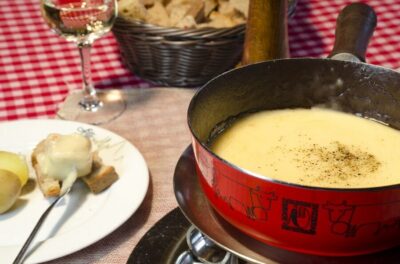 Zurich: Sunset Tour with Cheese Fondue - Sihlquai meetup: where the night starts (and why timing matters)